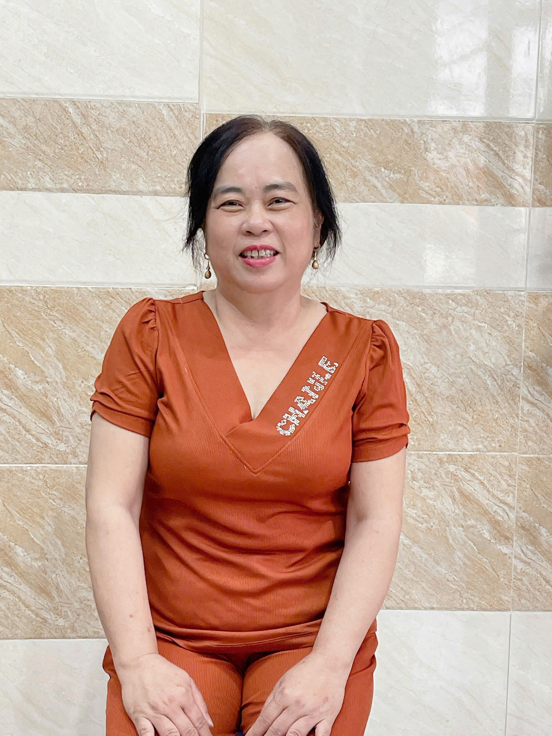 Chị Thùy Linh 1973 Sài Gòn. Cần Tìm Việc. Tết Ở Lại Được.