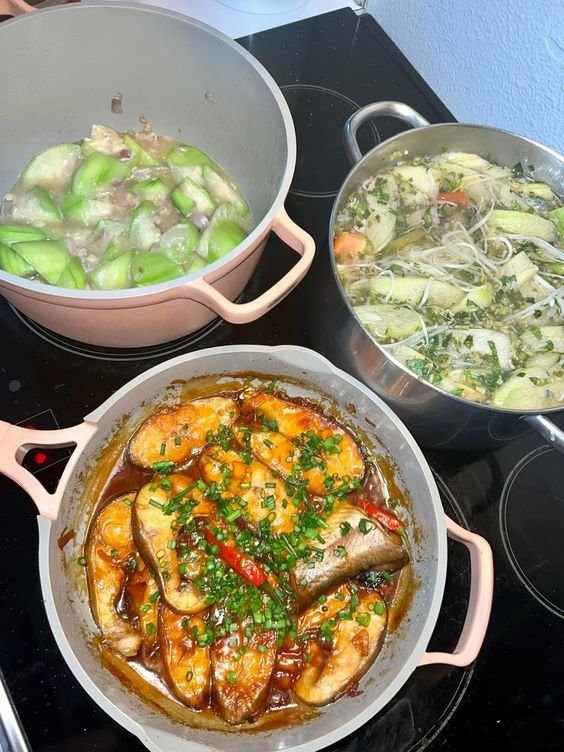 TÌM CHỊ GIÚP VIỆC CHO NHÀ 3 NGƯỜI QUẬN 3. LƯƠNG 10 TRIỆU. BAO ĂN Ở.