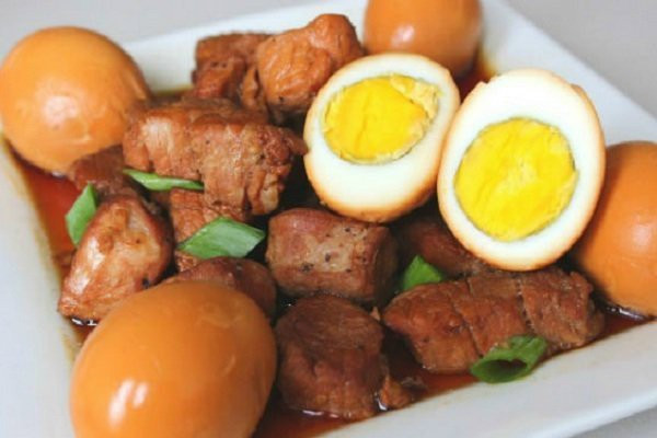 Nhà 1 trệt 1 lầu ở Quận 11 tìm gấp chị giúp việc lương 11tr bao ăn ở