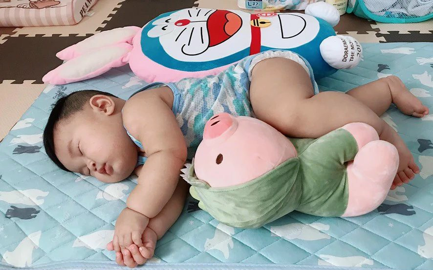 Vợ Chồng Em Cần Chị Chăm Em Bé Làm Việc Bao ĂN Ở Lại Quận 3 Lương 11tr