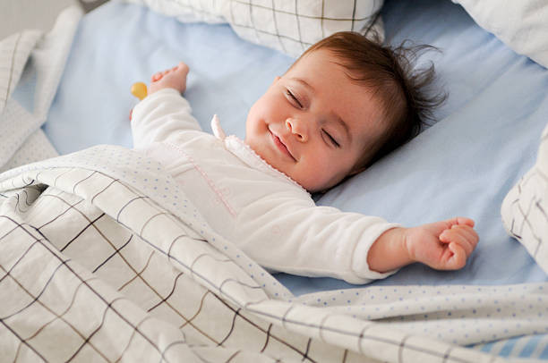 Bé gái nhà em 6 tháng tuổi cần gấp 1 chị bảo mẫu về chăm bé lương tháng 12 triệu làm việc ở Quận 2.