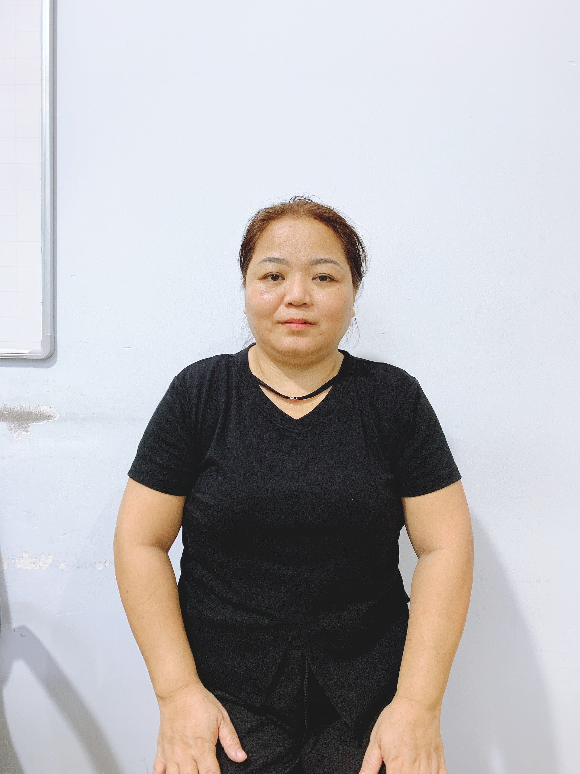 Chị Phan Thị Hồng Loan chăm bé, chăm ông bà, giúp việc nhà tìm việc thời vụ ăn ở lại