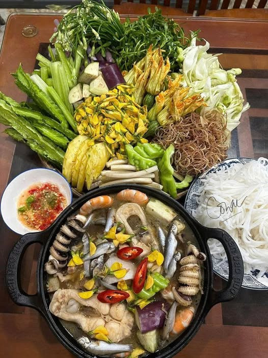 TÌM NGƯỜI PHỤ QUÁN - LƯƠNG 11 TRIỆU BAO ĂN Ở