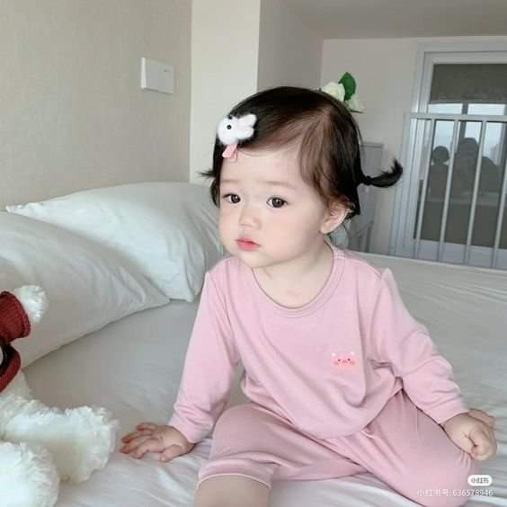 TUYỂN GẤP 1 BẢO MẪU CHUYÊN CHĂM EM BÉ – LƯƠNG 12 TRIỆU