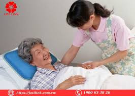 Cần một cô giúp việc chăm bà đi về. Phước Tân
