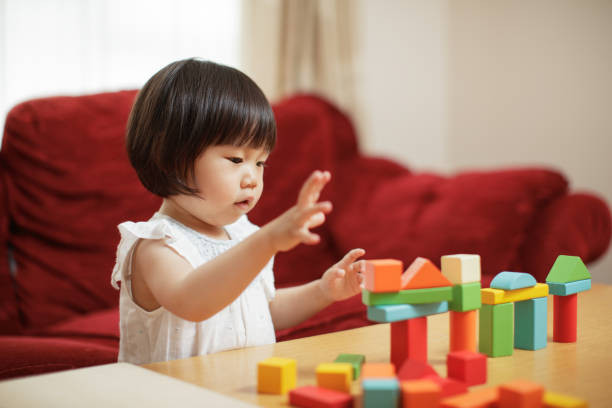 Nhà em ở khu Thảo Điền quận 2 cần 1 chị trông nom bé 18 tháng tuổi.