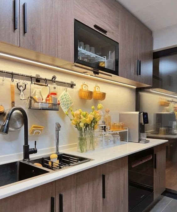Mẹ đơn thân nhà chỉ có 2 mẹ con, đang cần 1 chị giúp việc dọn dẹp nhà cửa và nấu ăn.