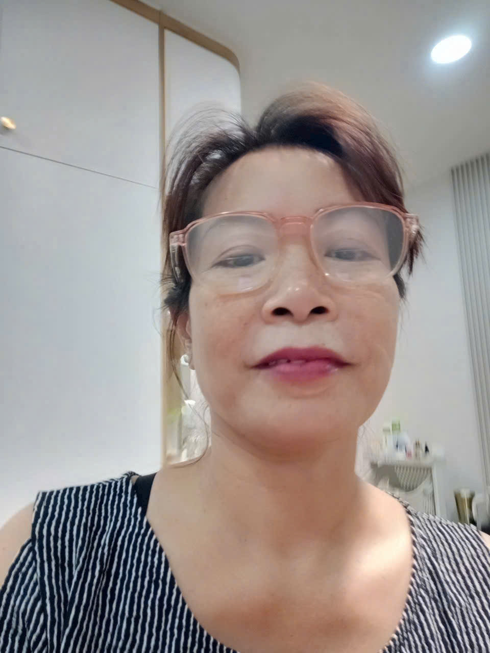 Chị    NGUYỄN THỊ MỸ DUNG   Sinh năm: 1974     Quê: Bến Tre. Cần tìm việc làm