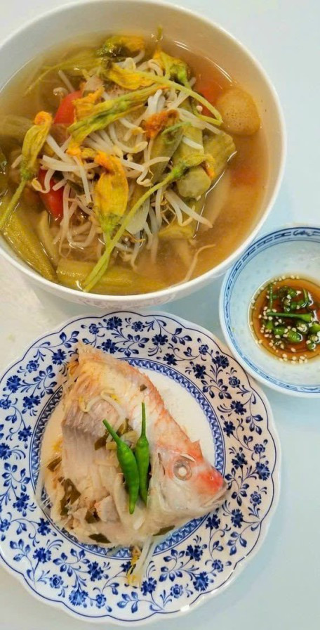 MẸ ĐƠN THÂN QUẬN 7 (GẦN GA TÀU SÀI GÒN) CẦN CÔ GIÚP VIỆC NHÀ ,NHÀ 2 MẸ CON (BAO ĂN Ở LẠI )