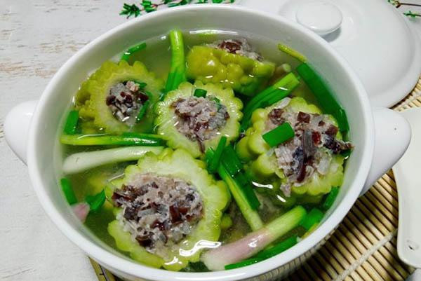 Vợ chồng mới cưới ra riêng ở chung cư B1 Trường sa quận 3 ,đang cần gấp 1 chị chuyên giúp việc nhà .