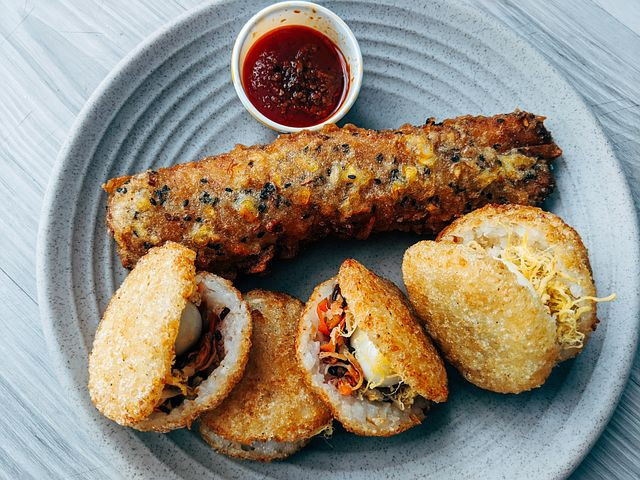 MẸ ĐƠN THÂN QUẬN 7 (GẦN GA TÀU SÀI GÒN) CẦN CÔ GIÚP VIỆC NHÀ ,NHÀ 2 MẸ CON (BAO ĂN Ở LẠI )