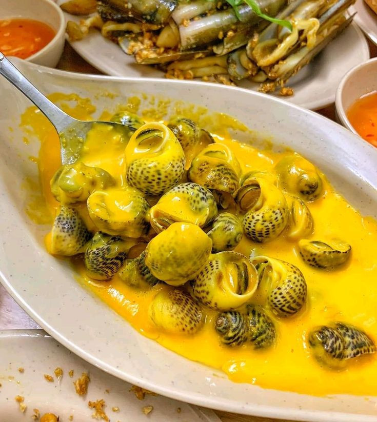 Tuyển gấp 1 cô giúp việc nhà đi làm bao ăn ở lại ạ